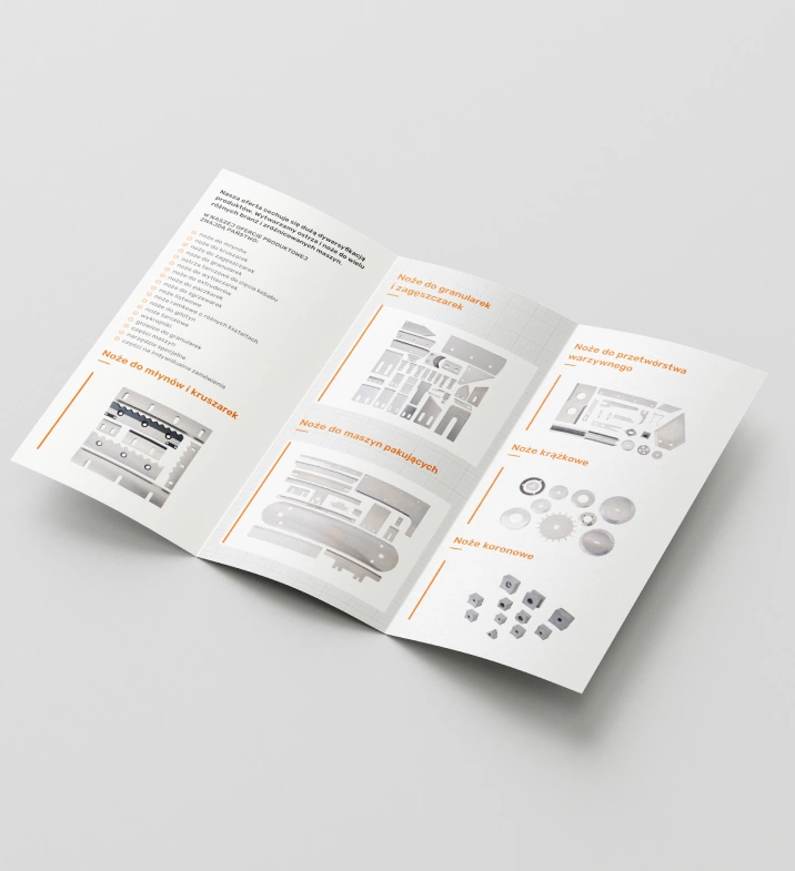 Folder reklamowy RADFORM – producenta noży przemysłowych. Nowoczesny design, czytelna prezentacja produktów i dynamiczna pomarańczowa kolorystyka.